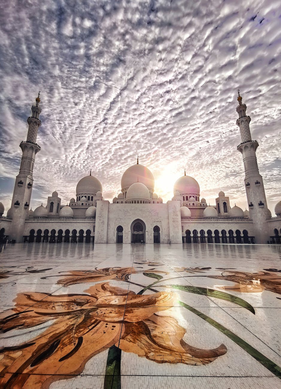 Abu Dhabi: Exploring the Jewel of the Arabian&nbsp;Peninsula
